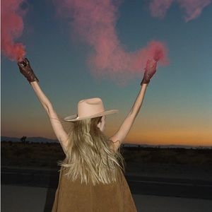 Lack of Color size Medium Peach Coastal Cowgirl hat New in Box